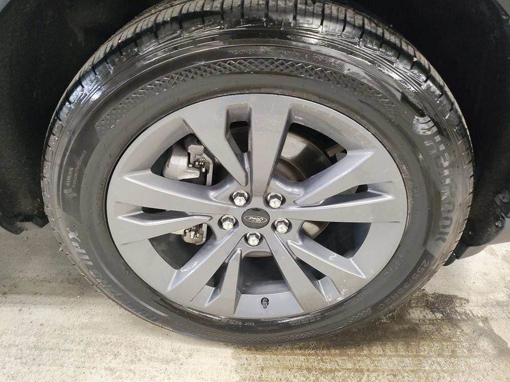 Used 2023 Ford Explorer XLT w/ Equipment Group 202A image 4