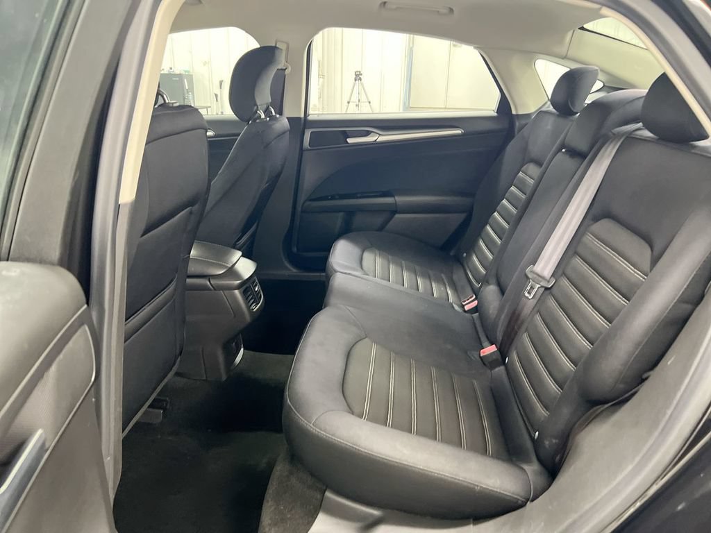 Used 2013 Ford Fusion SE FWD image 21