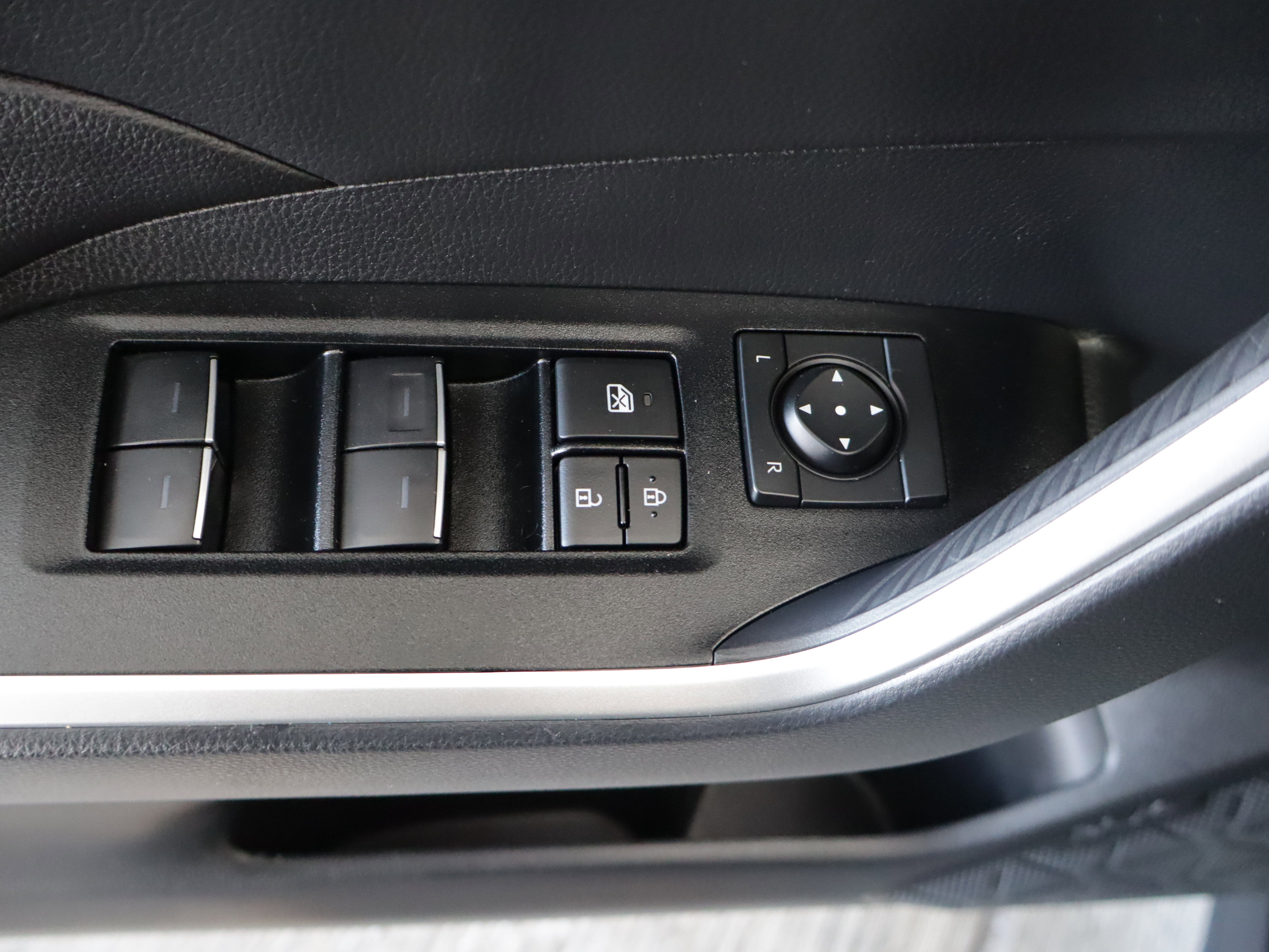 Used 2025 Toyota RAV4 Woodland Edition image 11