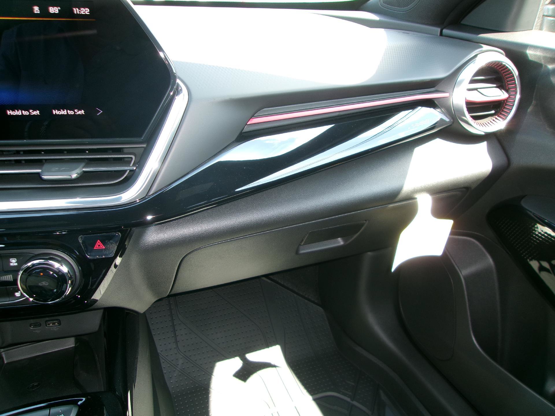New 2026 Chevrolet Trax RS w/ Sunroof Package FWD image 21