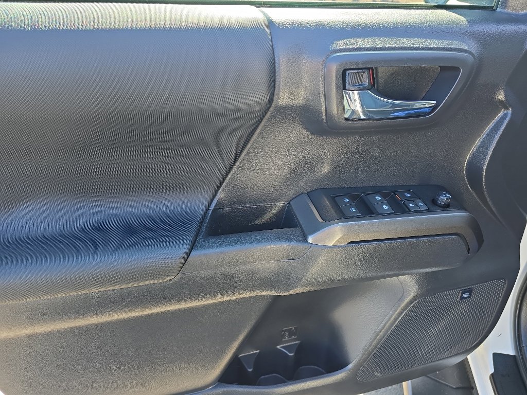 Certified 2022 Toyota Tacoma TRD Off-Road w/ TRD Premium Off Road Package AWD/4WD image 11