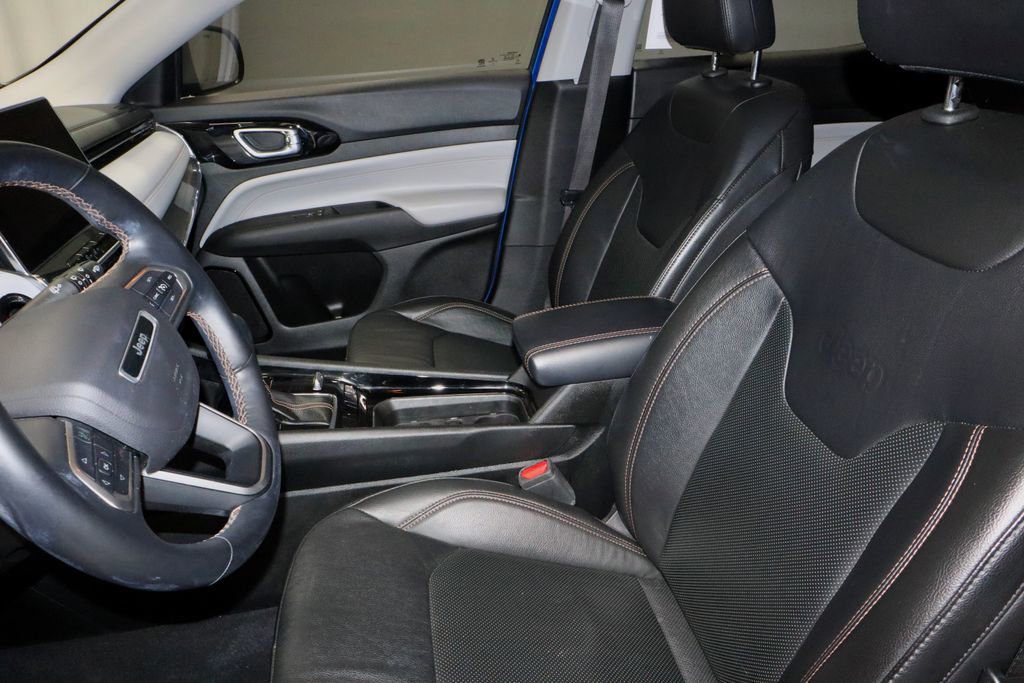 Used 2022 Jeep Compass Limited image 23