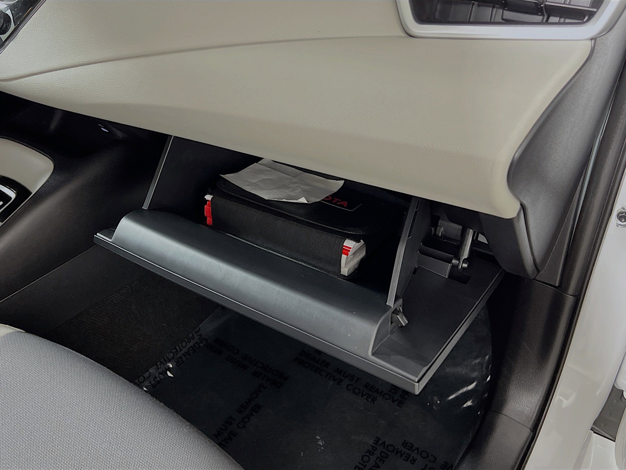 Used 2025 Toyota Corolla LE image 34