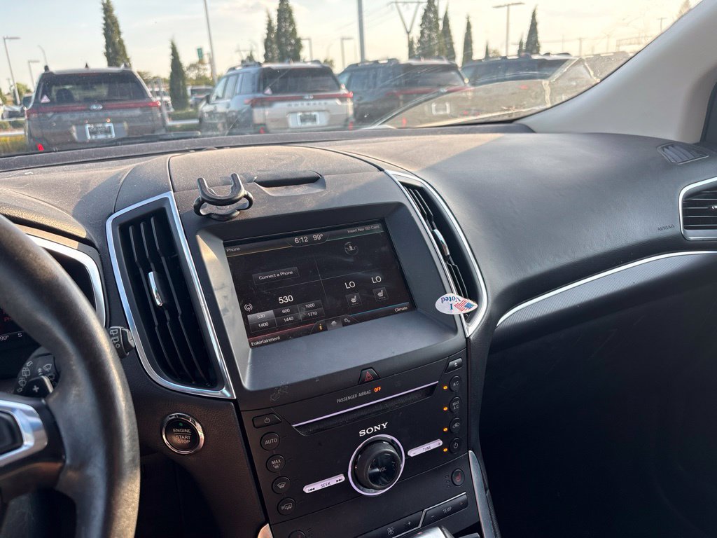 Used 2015 Ford Edge Titanium w/ Technology Package FWD image 3