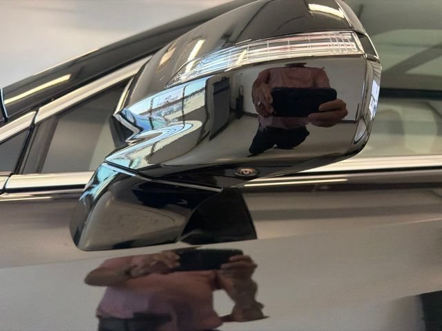 Used 2026 Cadillac XT5 Premium Luxury w/ Driver Assist Package AWD/4WD image 11