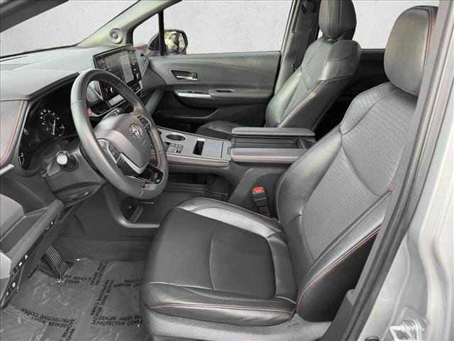 Used 2022 Toyota Sienna XSE w/ XSE Plus Package image 9