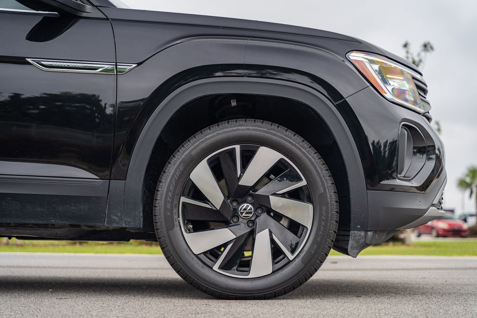 Used 2024 Volkswagen Atlas Cross Sport SE image 10