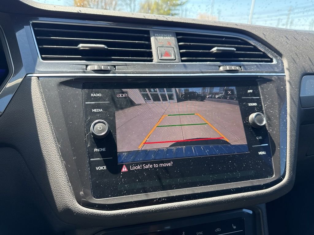 Used 2022 Volkswagen Tiguan SE AWD/4WD image 18