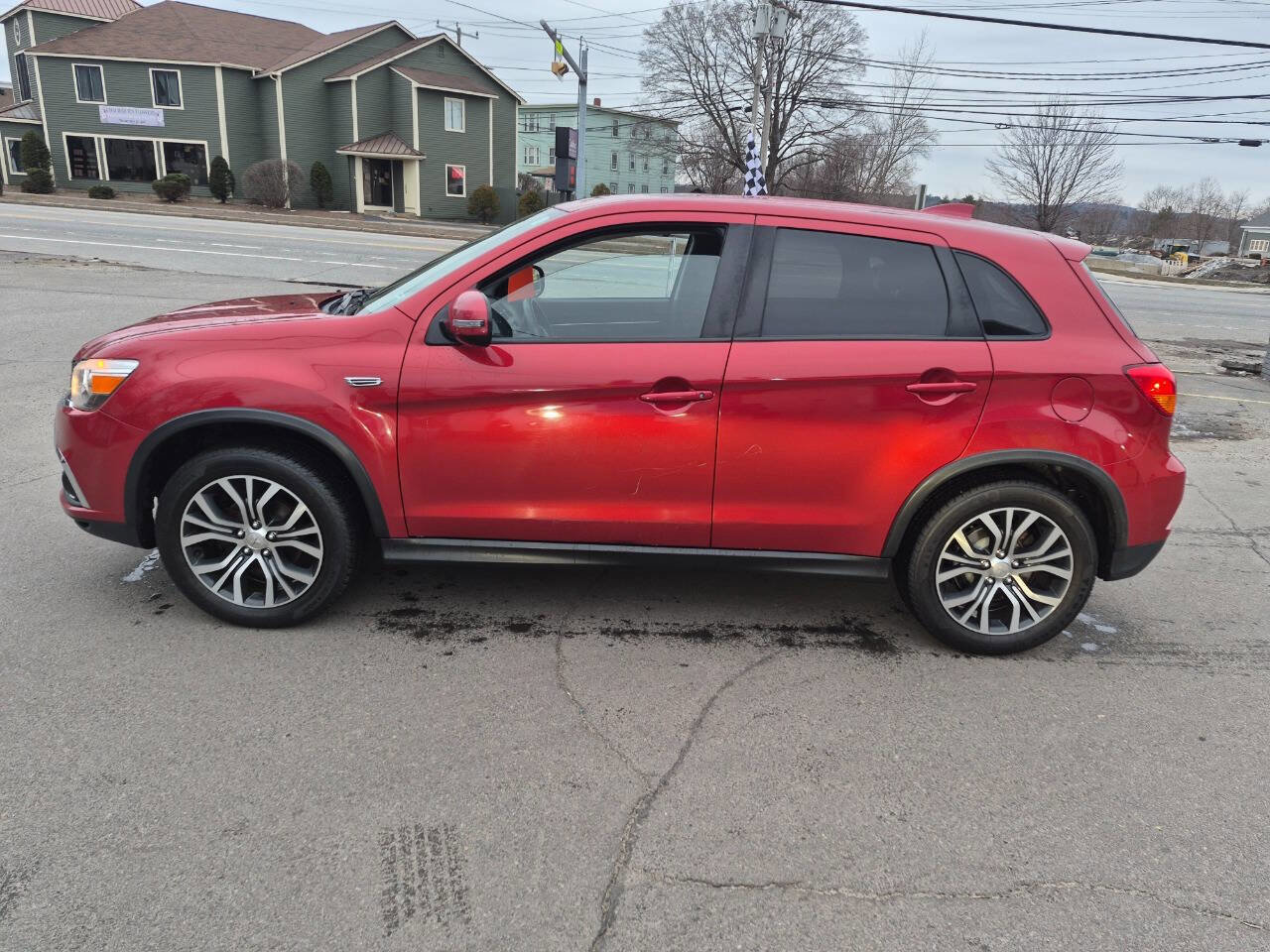 Used 2018 Mitsubishi Outlander Sport ES FWD image 3