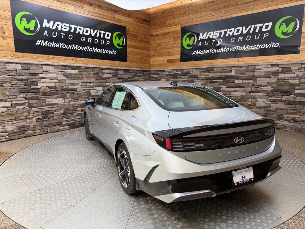 Used 2026 Hyundai Sonata SEL FWD image 8