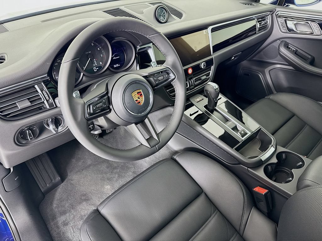 New 2026 Porsche Macan AWD/4WD image 4