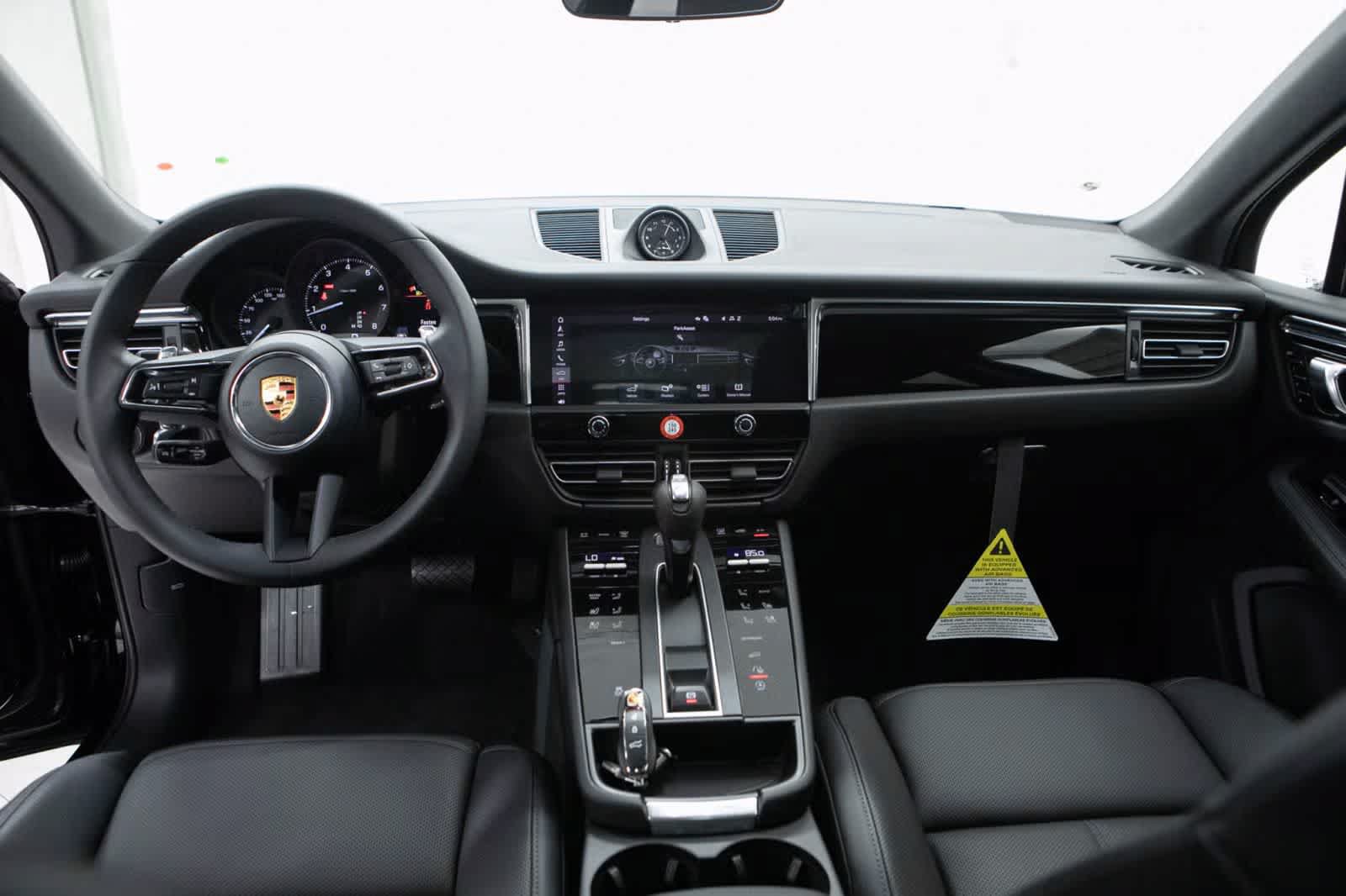 Certified 2026 Porsche Macan AWD/4WD image 13