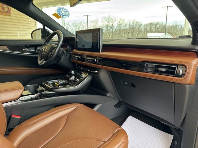 Used 2023 Lincoln Nautilus Reserve w/ Equipment Group 201A image 25