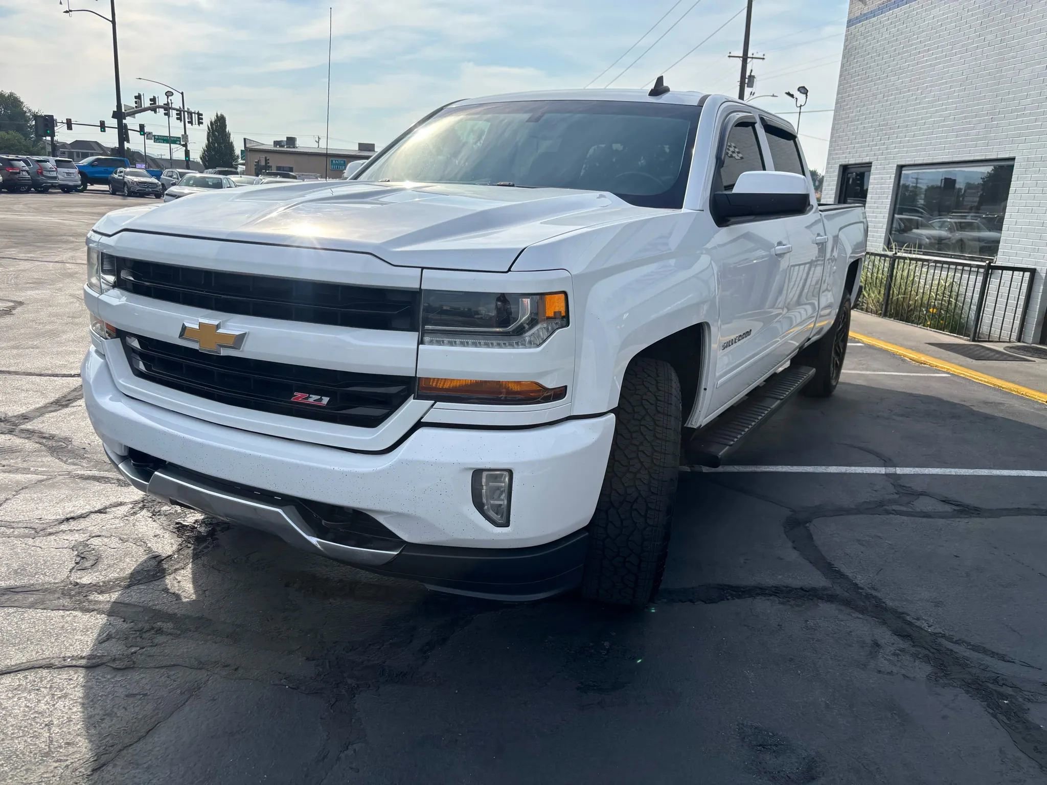 Used 2018 Chevrolet Silverado 1500 LT image 2