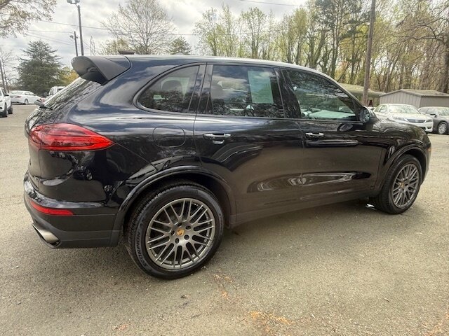 Used 2017 Porsche Cayenne Platinum Edition AWD/4WD image 4