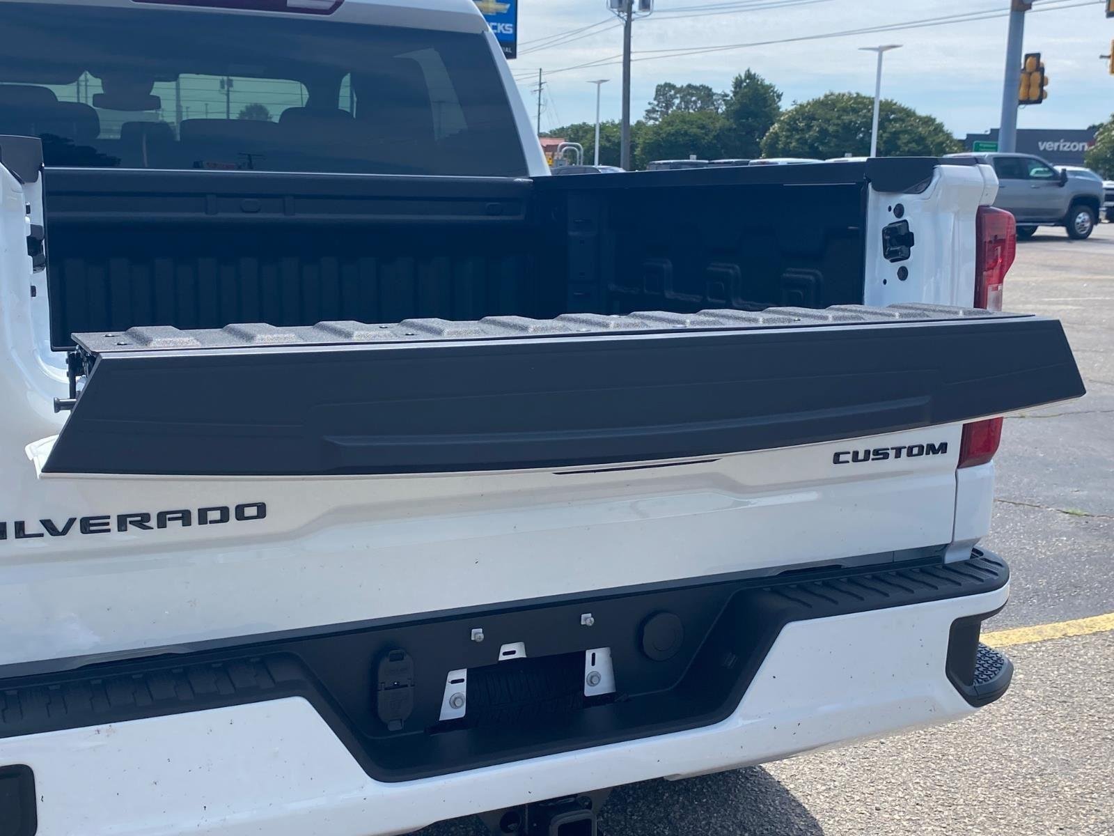 New 2026 Chevrolet Silverado 1500 Custom w/ Turbomax Blackout Package AWD/4WD image 5
