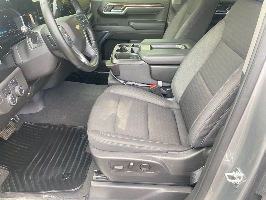 Used 2025 Chevrolet Silverado 1500 LT image 9