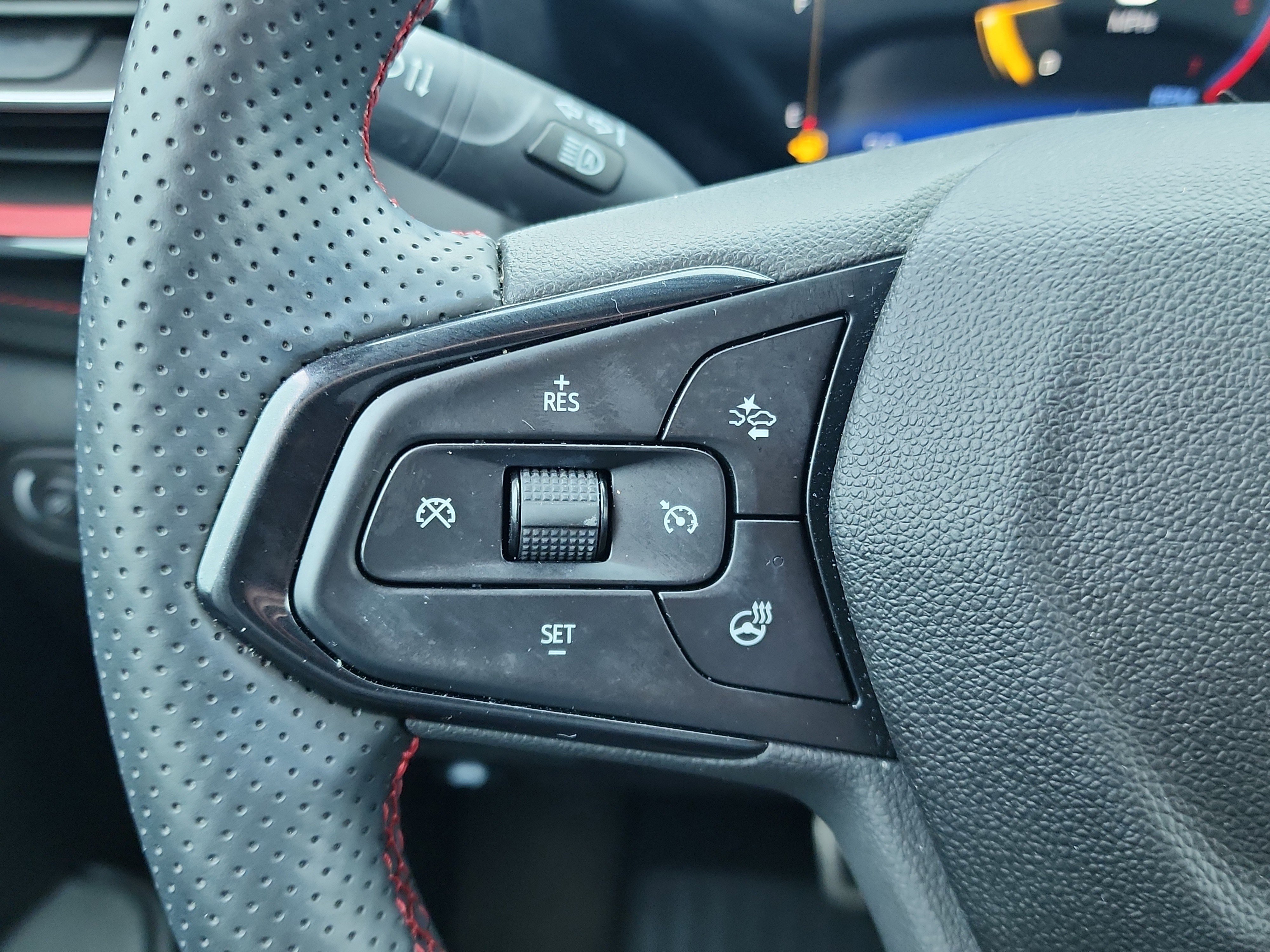 Used 2025 Chevrolet TrailBlazer RS w/ Driver Confidence Package image 19