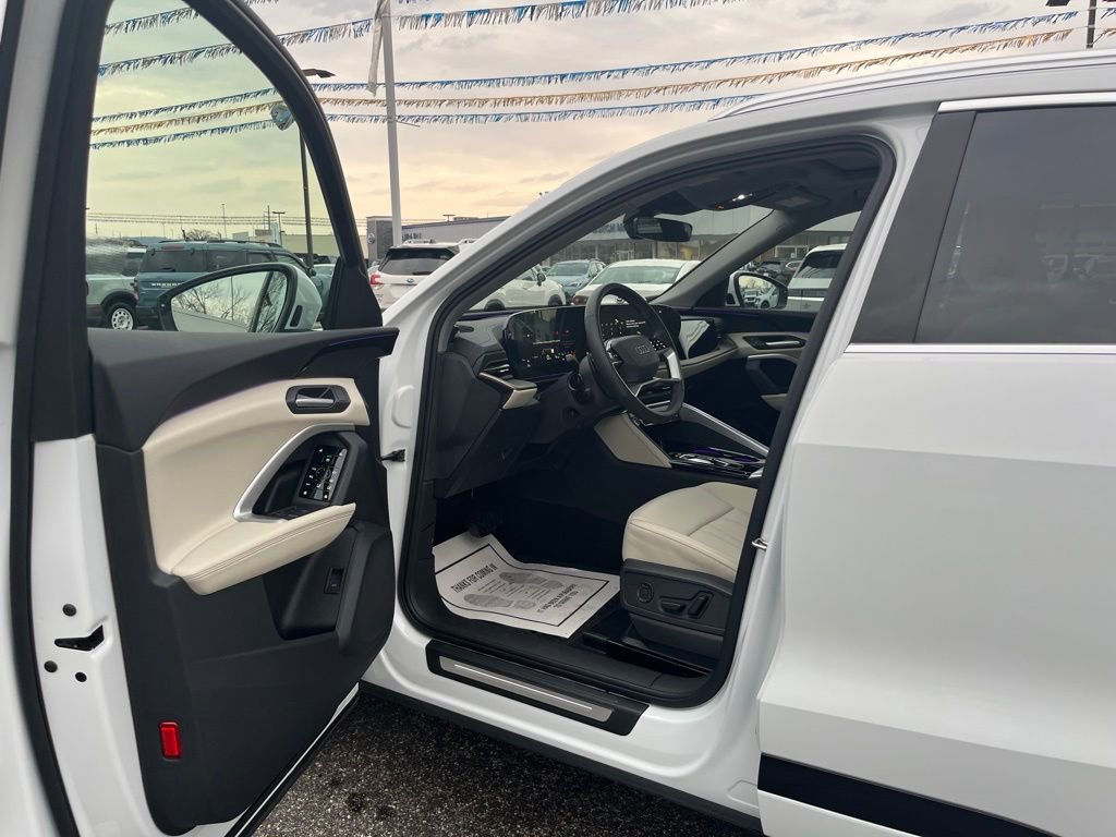 Used 2025 Audi Q5 Premium AWD/4WD image 10