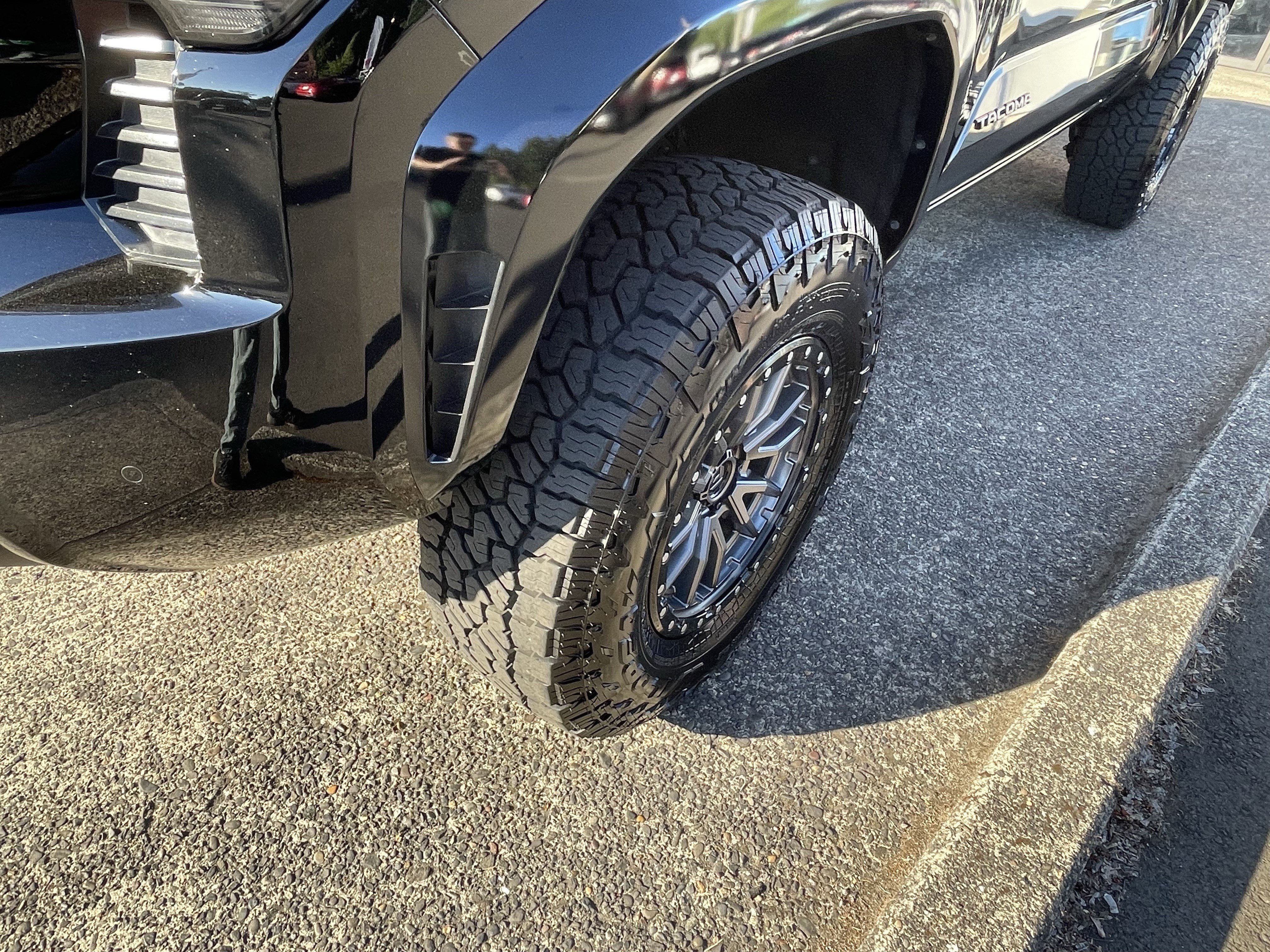 Certified 2025 Toyota Tacoma TRD Sport w/ TRD Sport Premium Package AWD/4WD image 7