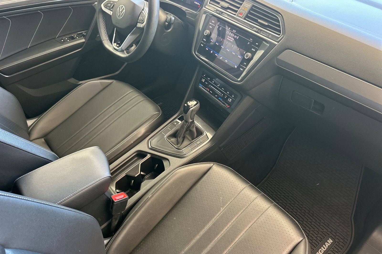 Used 2022 Volkswagen Tiguan SE FWD image 17