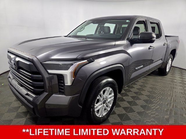 Used 2022 Toyota Tundra SR5 w/ Convenience Package RWD image 3