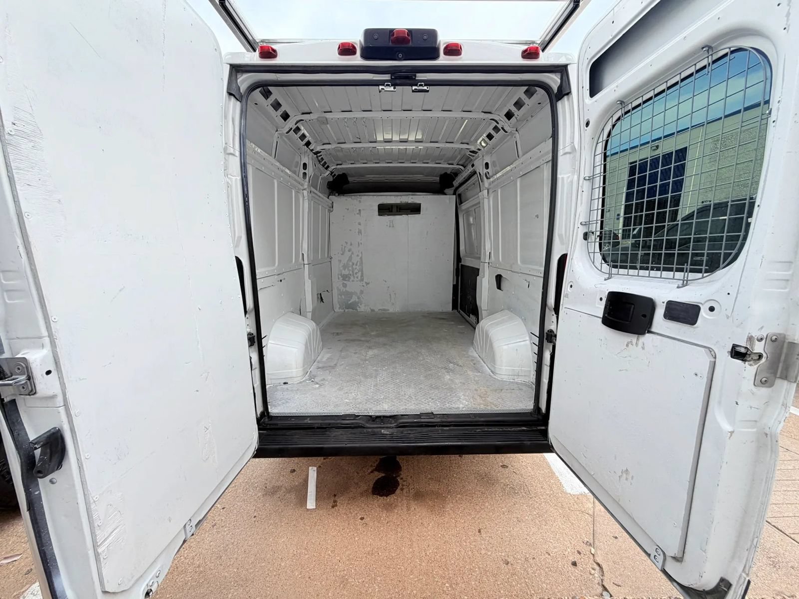 Used 2015 RAM ProMaster 2500 w/ Interior Convenience Group FWD image 12