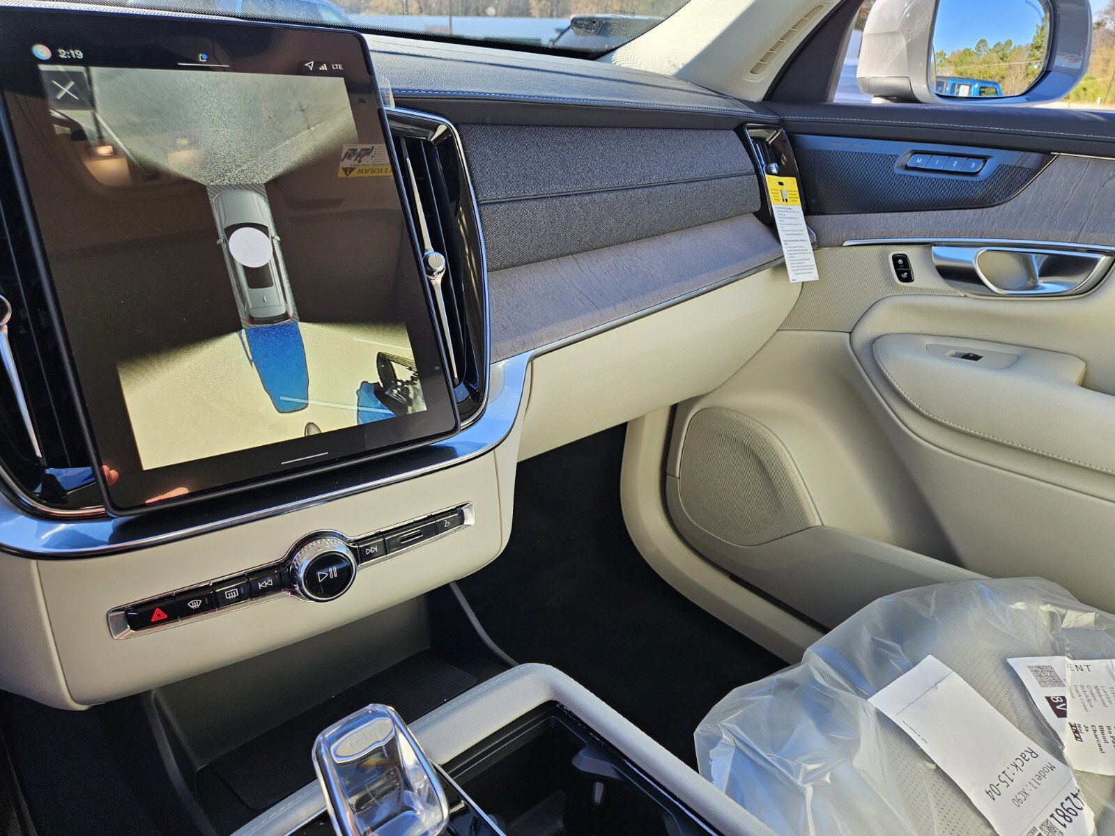 New 2026 Volvo XC90 B6 Ultra w/ Protection Package AWD/4WD image 13