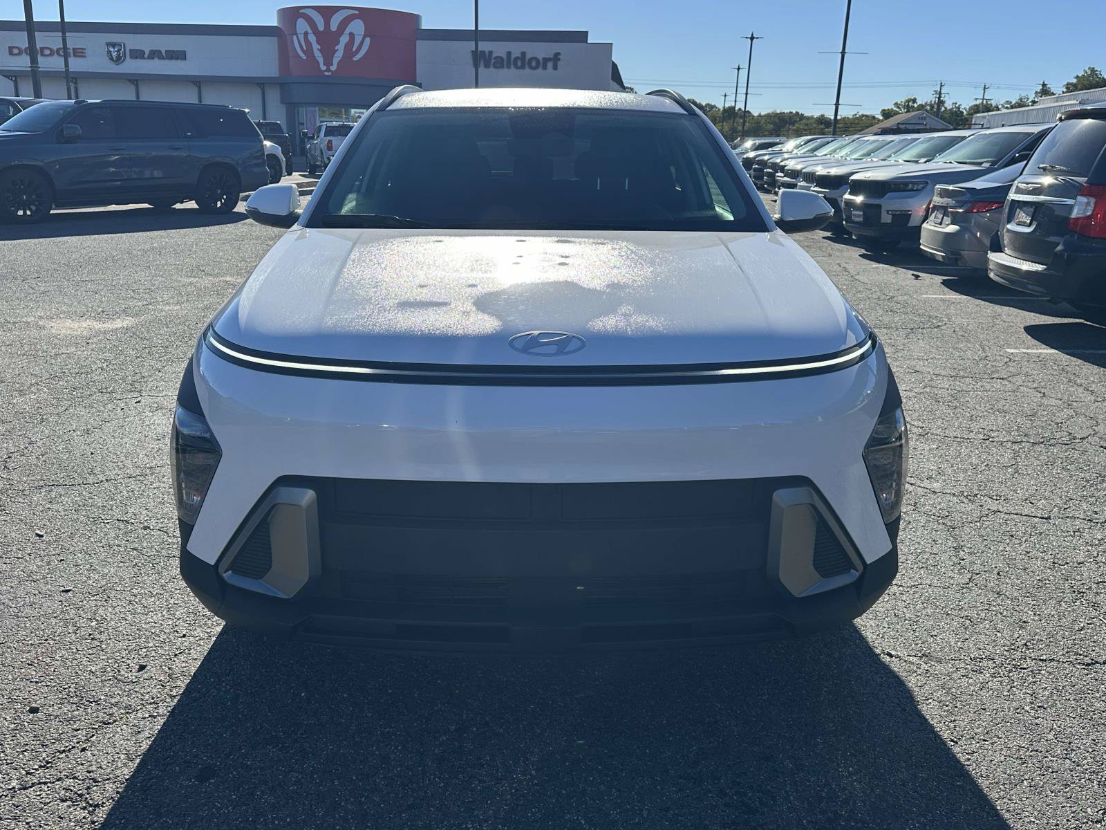 Used 2025 Hyundai Kona SEL FWD image 2