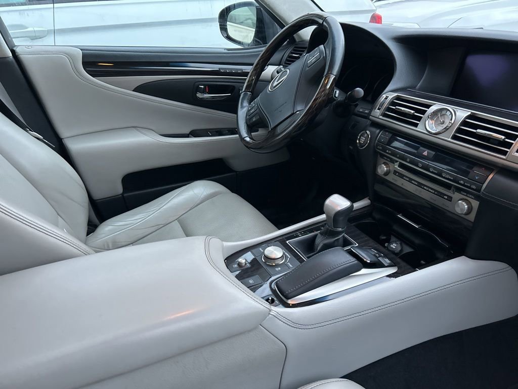 Used 2014 Lexus LS 460 L image 8