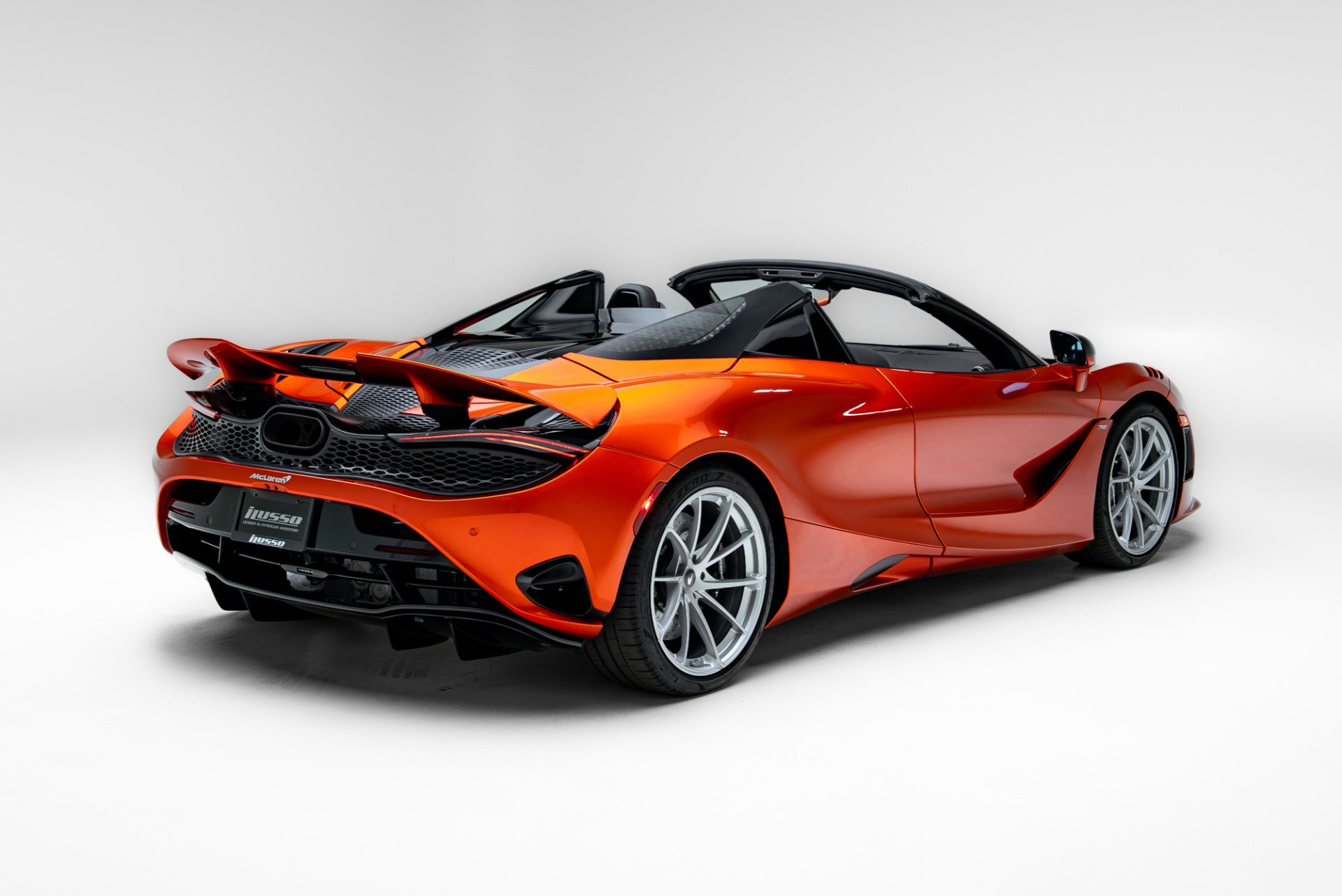 Used 2024 McLaren 750S Spider RWD image 44