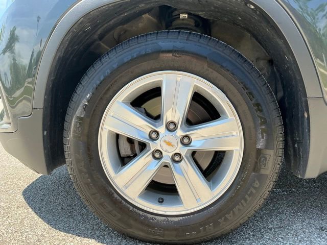 Used 2018 Chevrolet Trax LT w/ LT Convenience Package AWD/4WD image 14