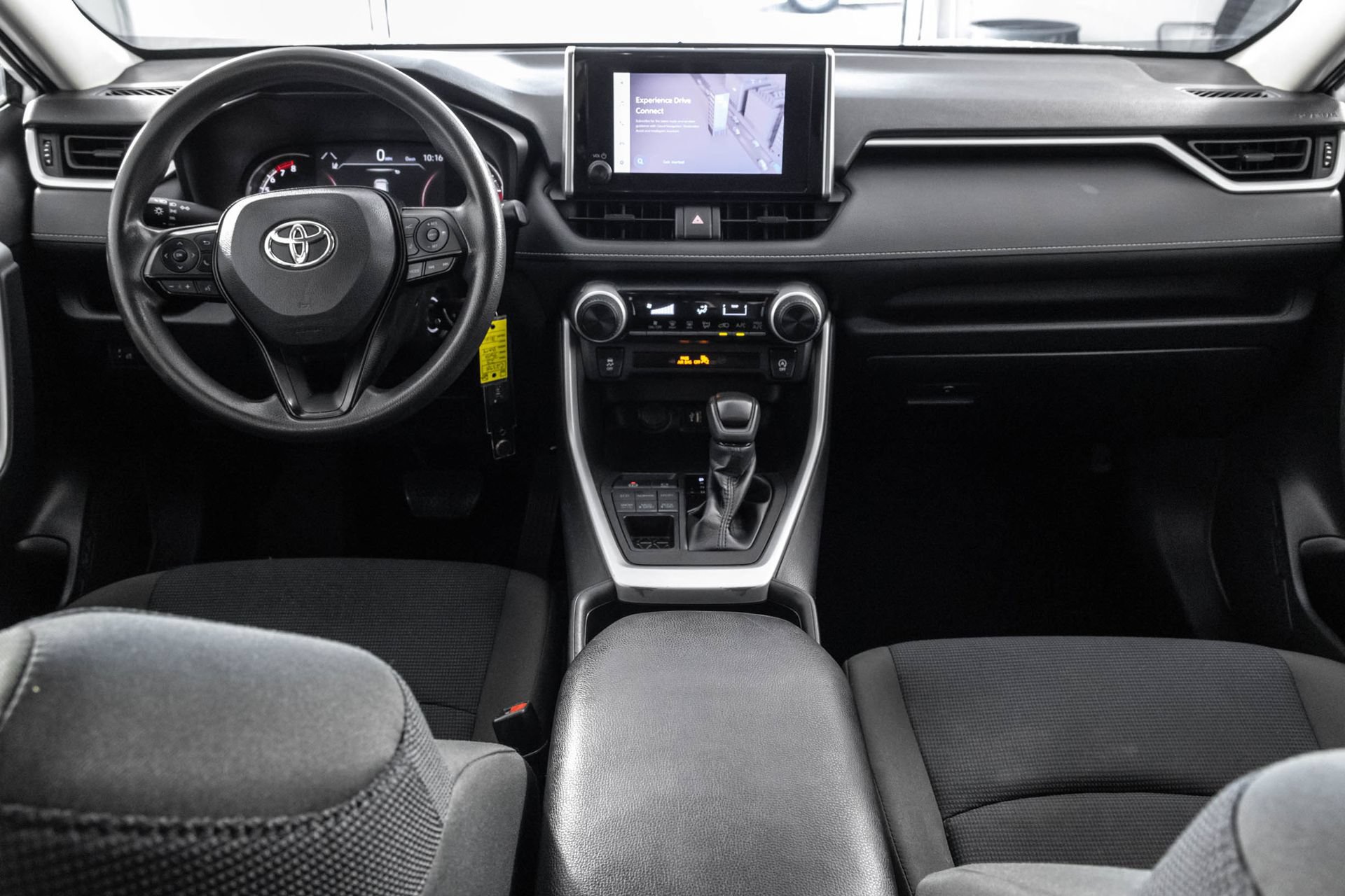 Used 2023 Toyota RAV4 LE AWD/4WD image 16