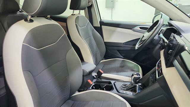 Used 2025 Volkswagen Taos SE image 25