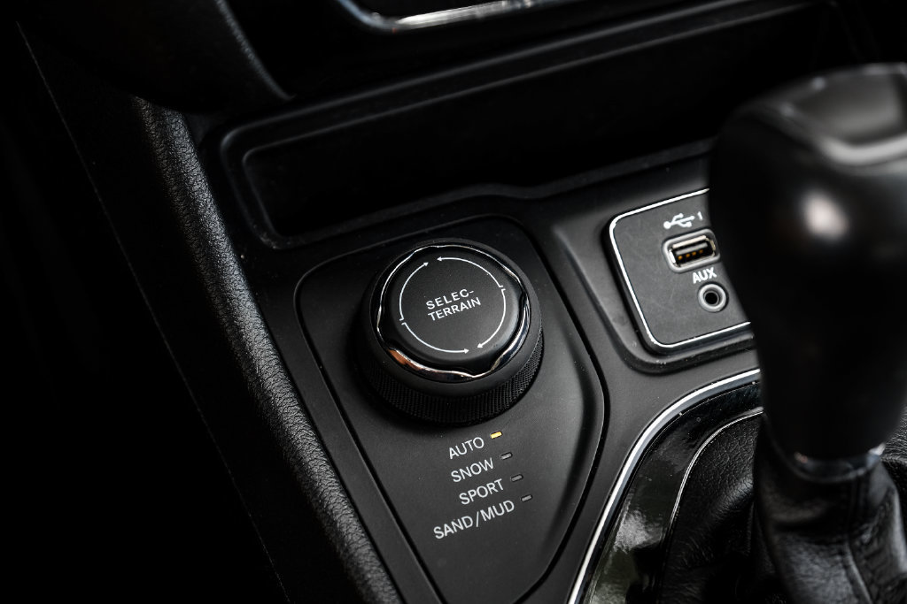 Used 2023 Jeep Cherokee Altitude Lux AWD/4WD image 33
