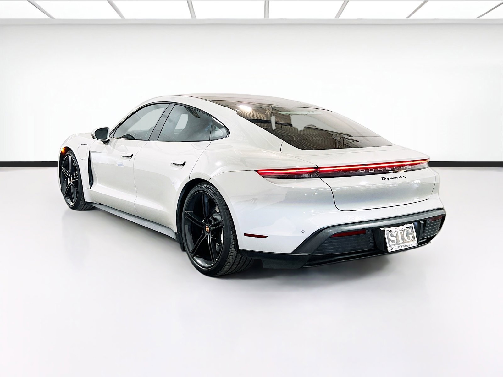 Used 2021 Porsche Taycan 4S w/ Premium Package image 6
