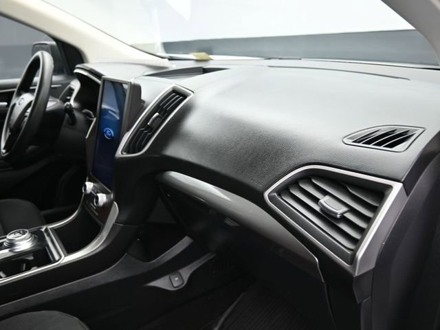 Used 2021 Ford Edge SE image 43