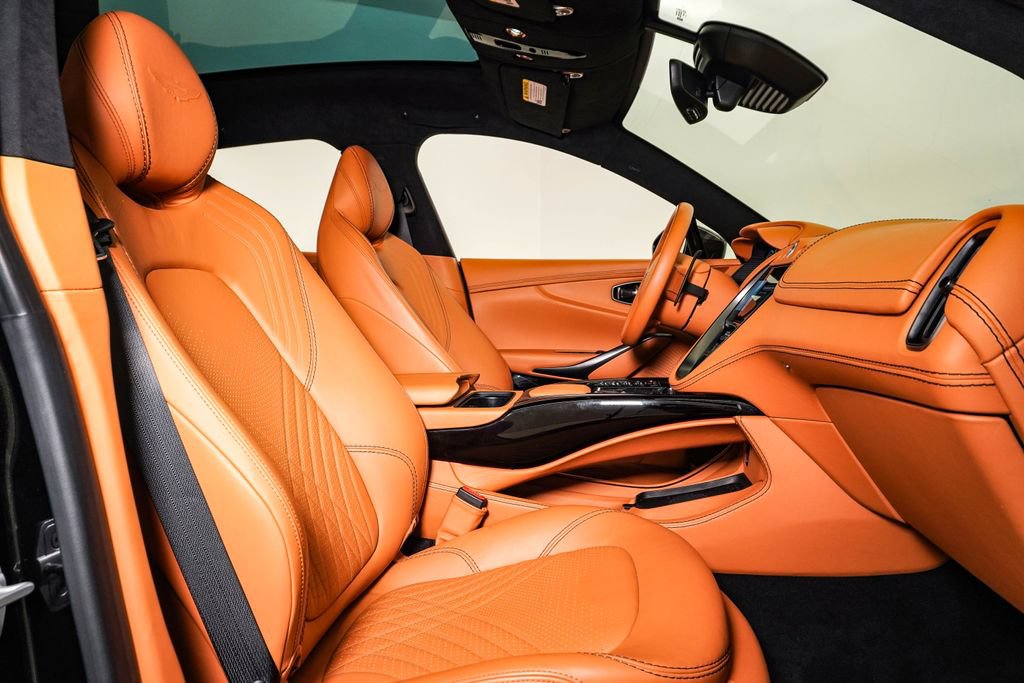 Used 2023 Aston Martin DBX AWD/4WD image 18
