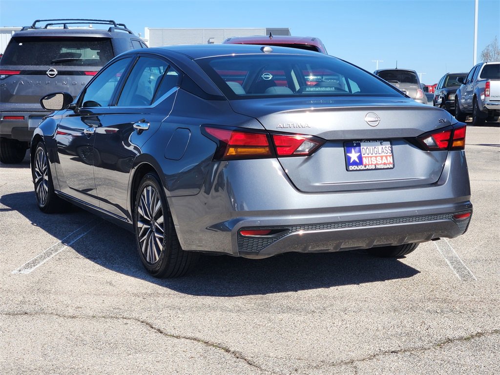 Used 2024 Nissan Altima 2.5 SV image 4