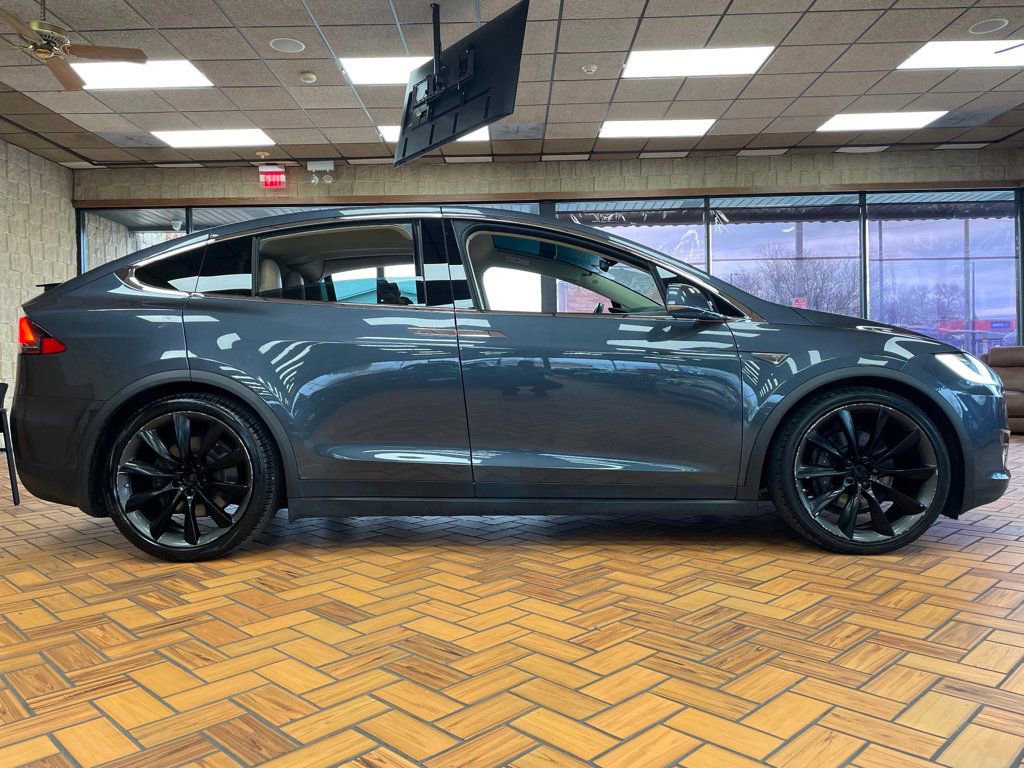 Used 2016 Tesla Model X 90D image 8