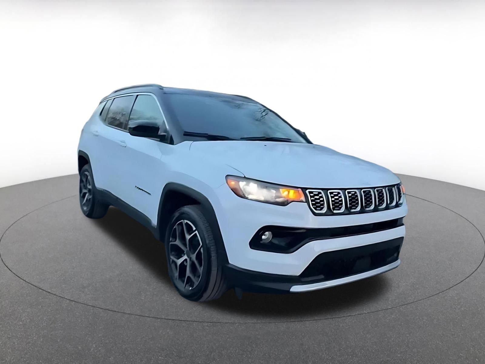 Used 2025 Jeep Compass Limited image 3
