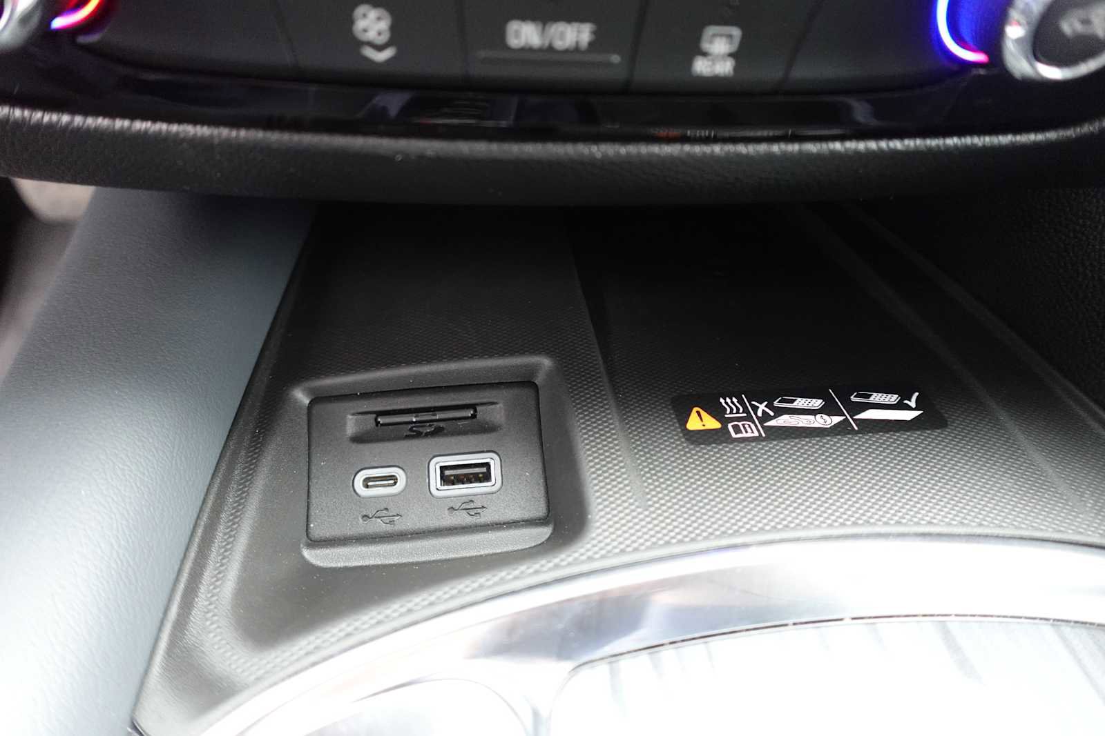 Used 2023 Buick Enclave Essence w/ Experience Buick Package image 23