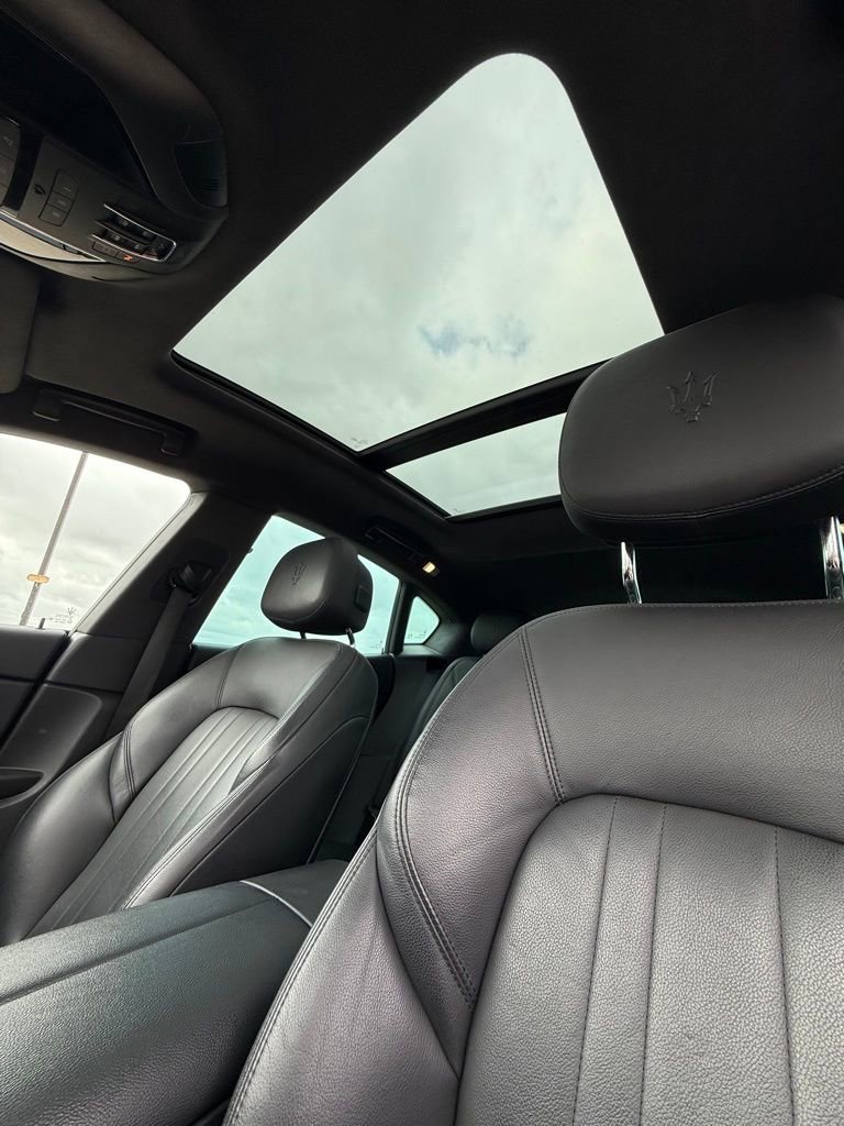 Used 2020 Maserati Levante AWD/4WD image 11