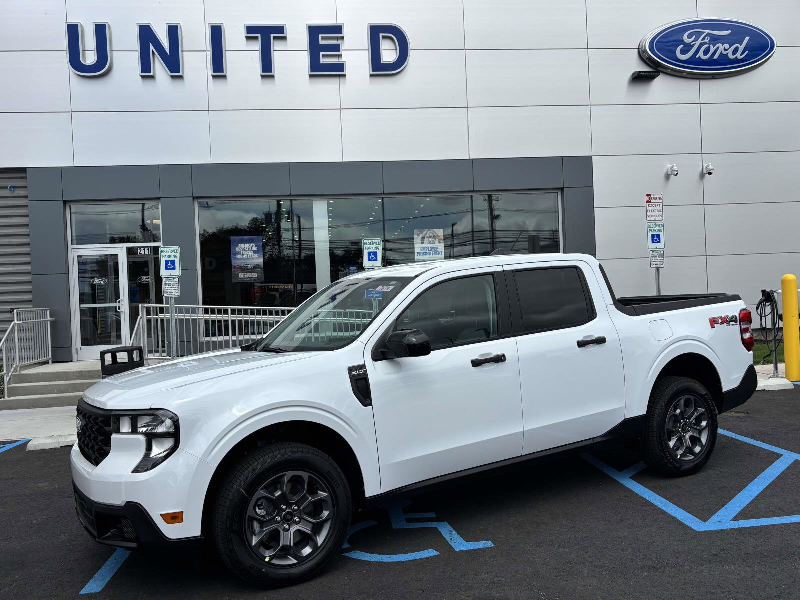 New 2026 Ford Maverick XLT w/ XLT Luxury Package AWD/4WD image 2