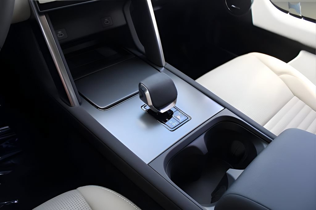 New 2025 Land Rover Discovery Sport S AWD/4WD image 26