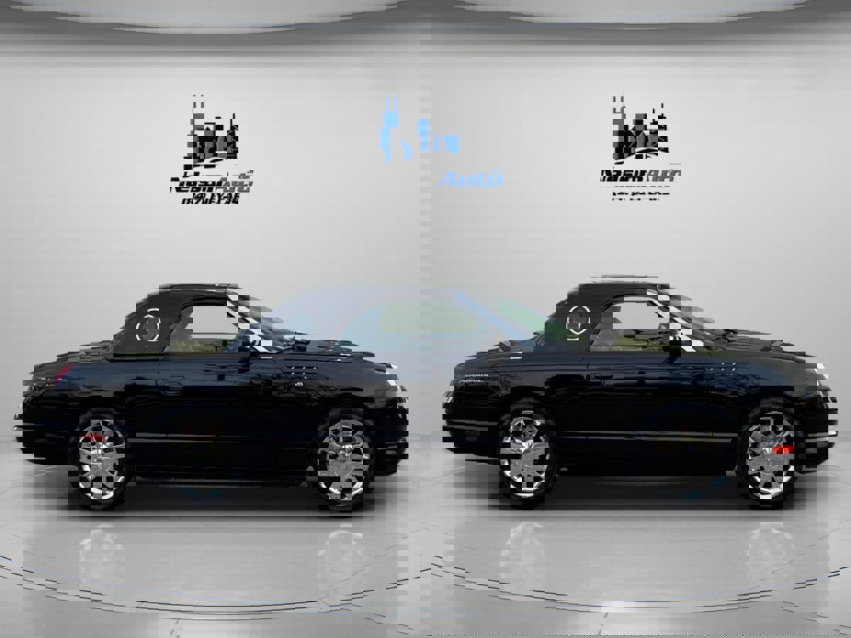 Used 2002 Ford Thunderbird Deluxe image 3