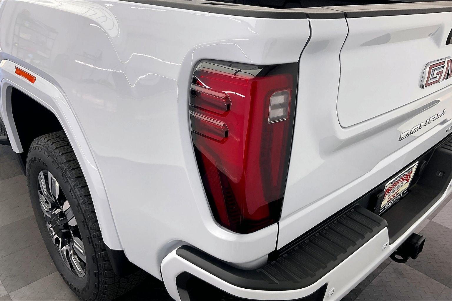 New 2026 GMC Sierra 2500 Denali w/ Denali Reserve Package AWD/4WD image 16