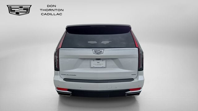 Certified 2023 Cadillac Escalade Premium Luxury Platinum w/ LPO, Radiant Package AWD/4WD image 4
