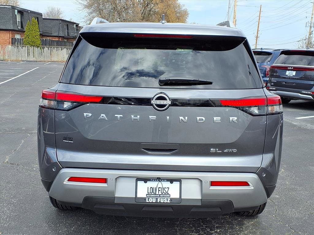 Used 2025 Nissan Pathfinder SL image 26