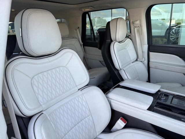 Used 2020 Lincoln Navigator Black Label w/ Cargo Convenience Package AWD/4WD image 20